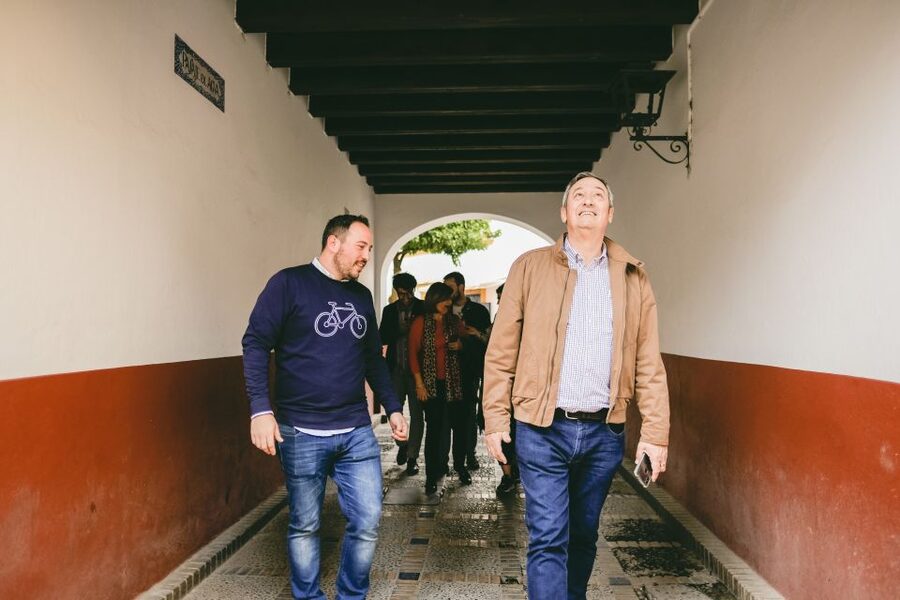 Seville: Small-Group Jewish Quarter Discovery Walking Tour - Walking Pace, Stop Timing, and Why the Group Size Matters