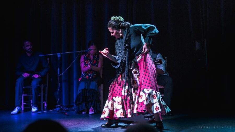 Seville: Traditional Flamenco Show in Triana - The intimate tablao setup, seats, sound, and why the room matters
