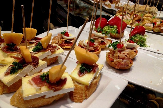 Seville Wine and Tapas Tour - Making the most of the walking pace and shared plates