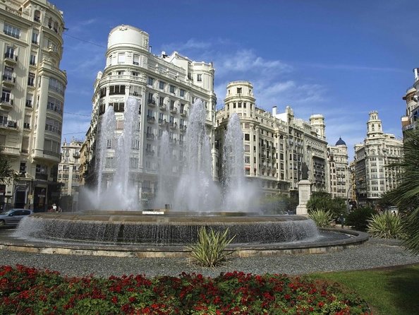 Shore Excursion: City Tour with Tapas in 11th Century Monument - The key things that make this shore excursion worth it