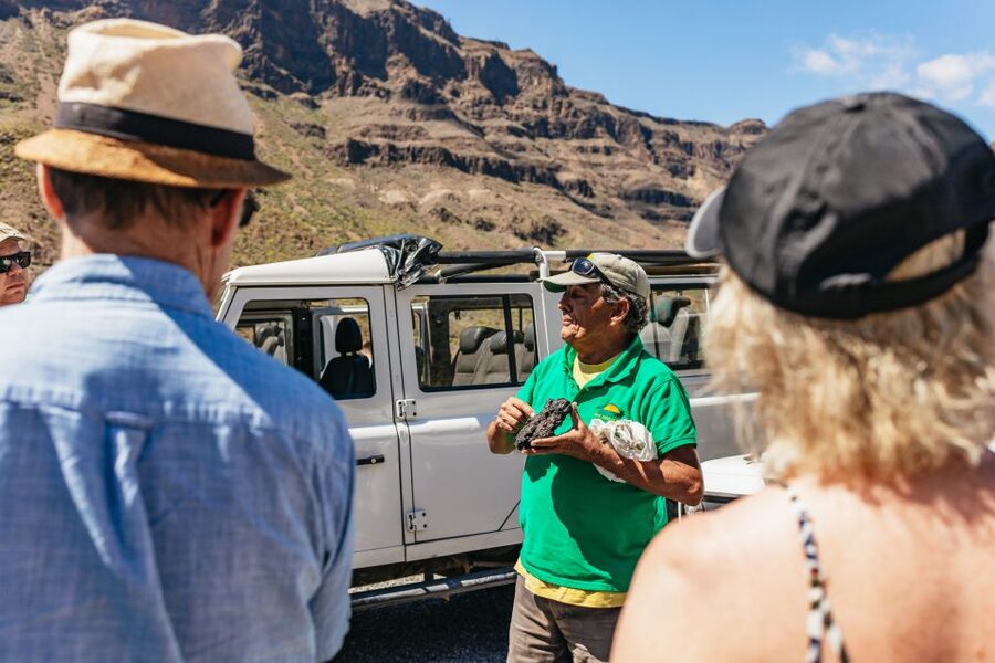 South Gran Canaria: Off-Road Valleys & Villages Jeep Tour - The astronomy and mirador stops that keep the day lively