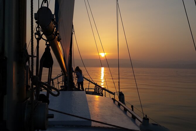 Sunset Sailing Experience in Estepona - Who this sunset sailing cruise is best for