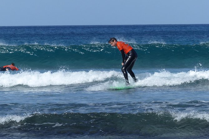 Surf class in Famara 9:15-12:00 or 11:45-14:30 (2h class) - Where You Start: Av. el Marinero, Caleta de Famara