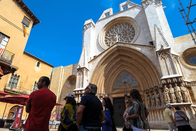 Tarragona and Sitges Small Group Tour - Roman History & Culture - How the minivan schedule and small group size affect your comfort