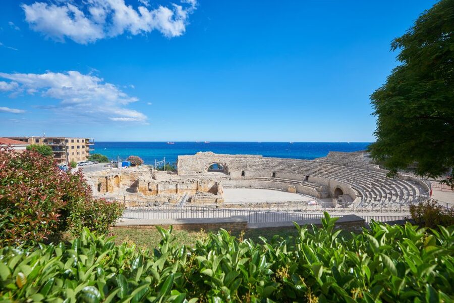 Tarragona: Roman Heritage Guided Walking Tour - Arriving at Itinere, next to the Roman walls