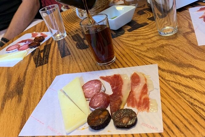 Taste of Malaga Tour : Tapas, History and Local Customs - Stop 4: Old Town classic Andalusian tapas with wine pairing