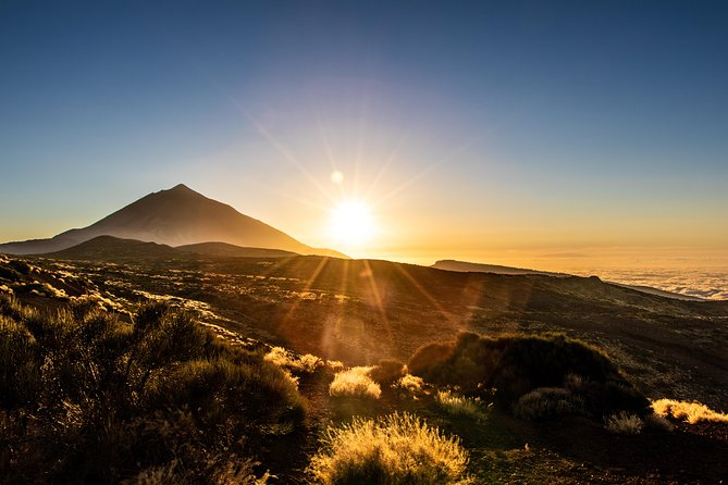 Teide by Night: Sunset & Stargazing with Telescopes Experience - Sunset at Teide: the sea of clouds moment