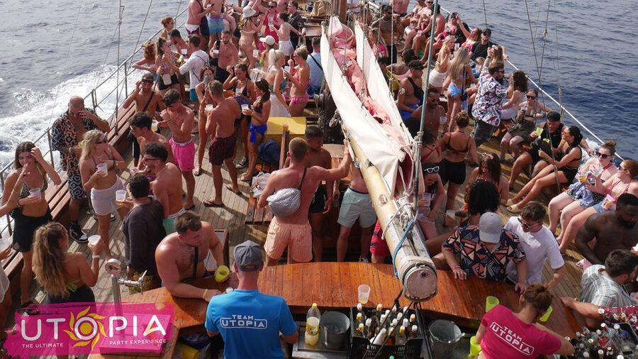 Tenerife: Boat Party with Open Bar and DJs - Return Ride to Puerto Colón, Plus the Optional “Keep Going”