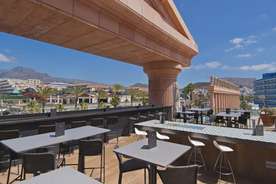 Tenerife: Hard Rock Cafe Set Menu Lunch or Dinner & Drink - Vegetarian and kids options: what you can count on