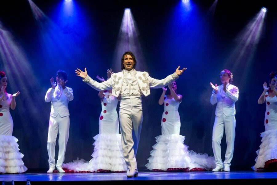 Tenerife : Olé Flamenco Show by Fran Chafino Ticket - Two Parts of the Show, One Clean Flow