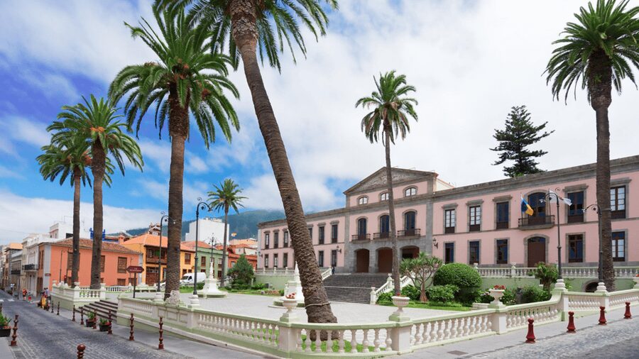 Tenerife: Private Day Tour of the Island with Hotel Pickup - San Cristóbal de La Laguna: World Heritage streets without the homework