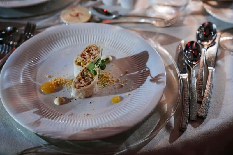 Tenerife: Scandal Dinner Show Entry Ticket and 5-Course Meal - Scandal Dinner Show Tenerife: The Vibe and Who It Fits