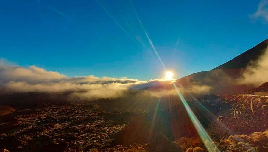 Tenerife: Sunset Night Tour and Stargazing at Teide + Dinner - The drive plus café stop: getting set up before the sky show
