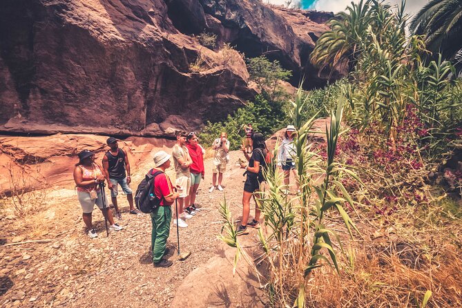 The Red Canyon Tour - Small Group Trip with Local Food Tasting ツ - La Fortaleza de Ansite: cave dwellings and the aboriginal story you can picture