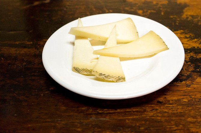 The Seville Tapas Crawl Tour by Food Lover Tour - Alcohol, pacing, and how to keep control of your night