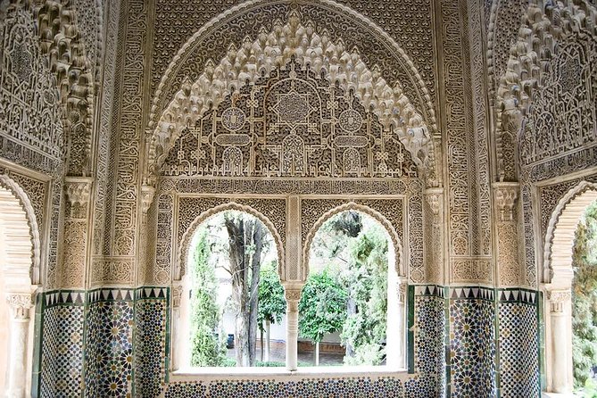 Tickets included: Alhambra Tour (Gardens, Alcazaba, Generalife) - Who this tour suits best