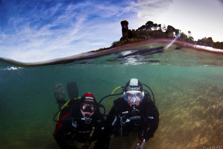 Tossa de Mar: PADI Discovery Scuba Diving in Costa Brava - The 40-Minute Briefing: Gear Basics and Underwater Hand Signals