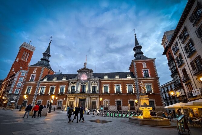 Tour "Madrid of the Austrias" | Old Town ❤️ - Price and value: $3.48 per group, what you’re actually buying