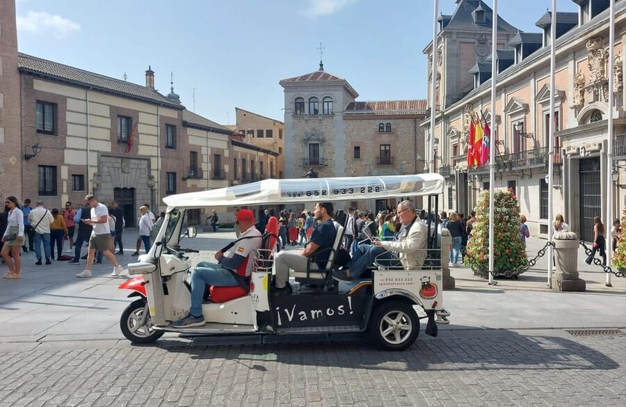 Tour Madrid: Secrets in a Electric Tuk Tuk - Plaza Mayor, the Royal Palace area, and Renaissance to Baroque power