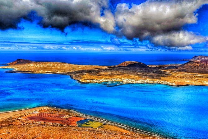 Tour to Timanfaya, Jameos del Agua, Cueva de los Verdes and viewpoint from the cliff - Jameos del Agua: César Manrique’s art built into the lava