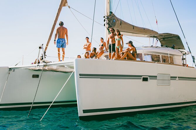 Unforgettable Catamaran Experience in Formentera - LAGOON 400 - Getting On Board: What Makes the LAGOON 400 Day Comfortable