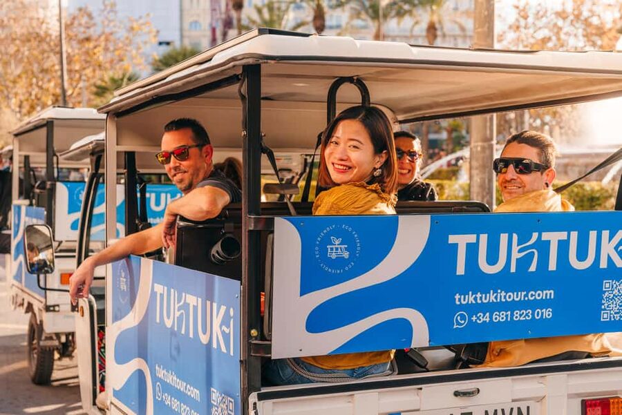 Valencia: 2-hour City Highlights Guided Tuk-Tuk Tour - Key points to know before you ride