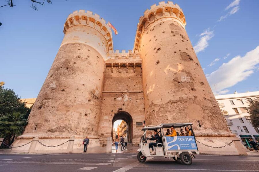 Valencia: 2-hour City Highlights Guided Tuk-Tuk Tour - Guide style, photo stops, and the small things that make this feel worth it