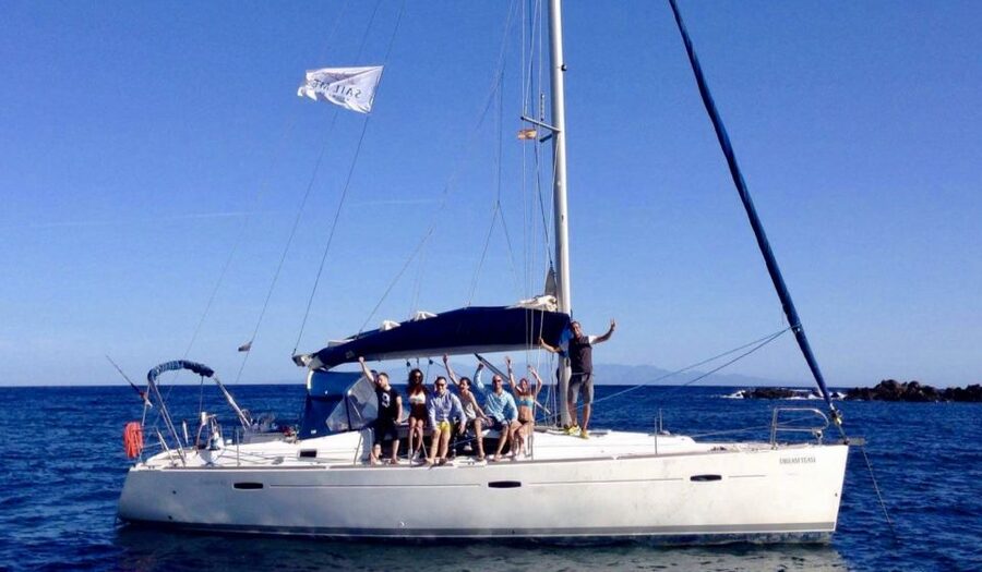 Valencia: 2-Hour Private Boat Cruise - Drinks onboard: what’s included and how to make it work for your group
