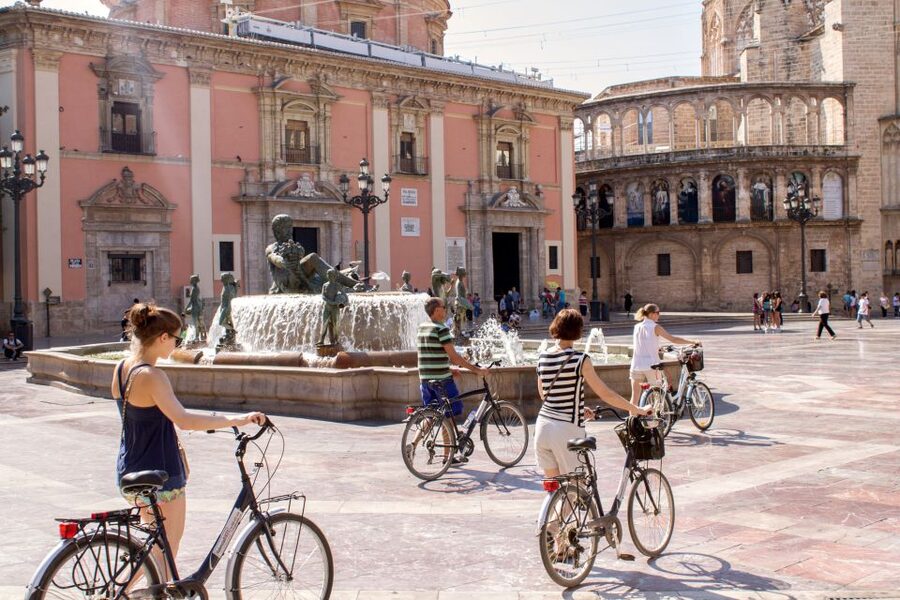 Valencia Bike Tour - Serranos and Quart Towers: Old Valencia’s defenses, now for photos
