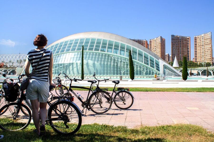 Valencia Bike Tour - City of Arts and Sciences: Calatrava’s futuristic white world