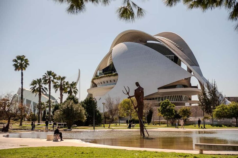 Valencia Bike Tours: City Highlights - From Medina-Style Streets to the City Hall Area