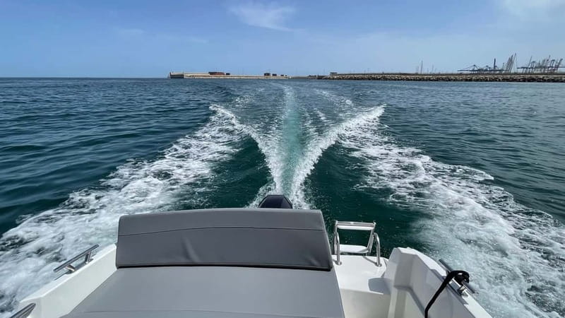 Valencia: Boat Rental without License - No-License Captain Time: How Easy Is the Helm?