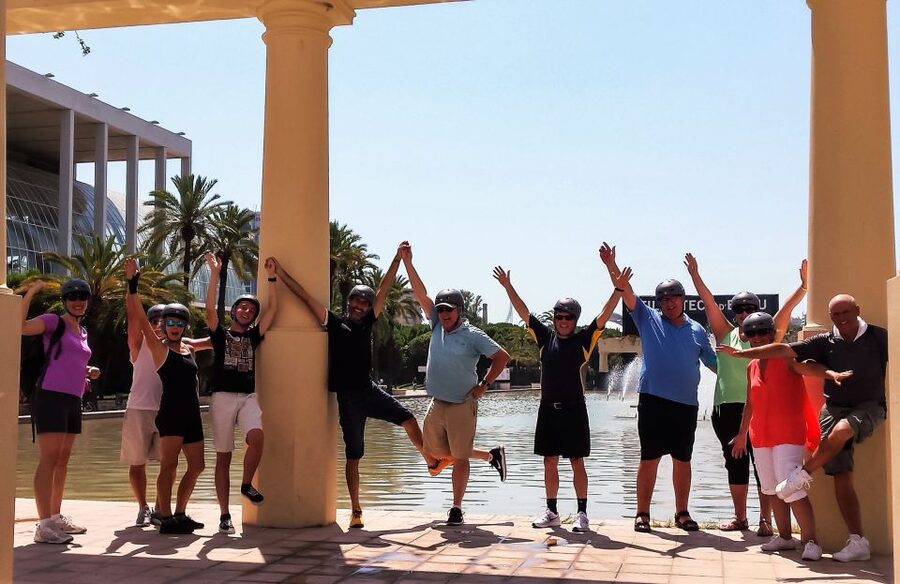 Valencia: City Highlights Guided Bike Tour - Pont de la Mar and the return to City Hall area