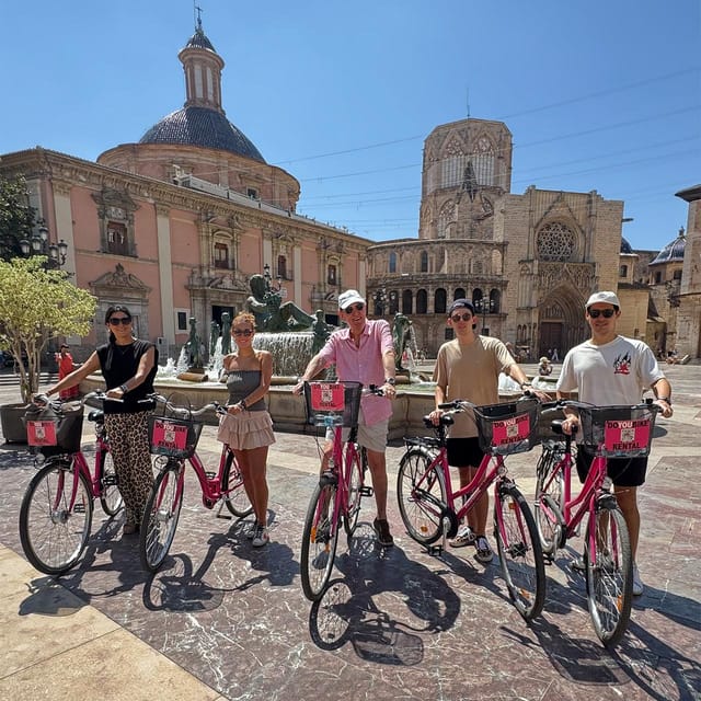 Valencia: City Highlights Guided Bike Tour - The cycling experience: relaxed pace, lots of photo moments, mostly bike-friendly roads