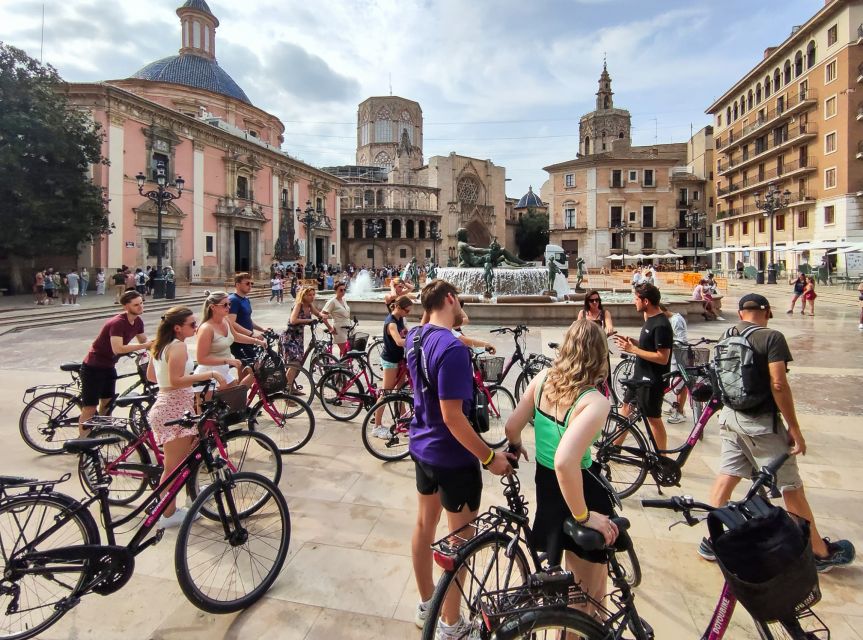 Valencia: City Highlights Guided Bike Tour - Palau de la Música and Gulliver: architecture and playful Valencia details