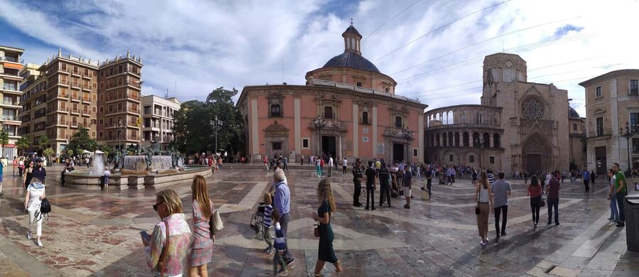 Valencia: City Walking Tour with Top Attractions - ITALIAN - Torres de Serranos to Generalitat Palace, a 2,000-Year Timeline
