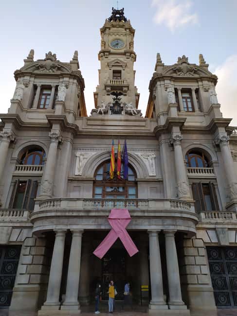 Valencia: City Walking Tour with Top Attractions - ITALIAN - Ceramics Museum Stop, Where Art Becomes City Character