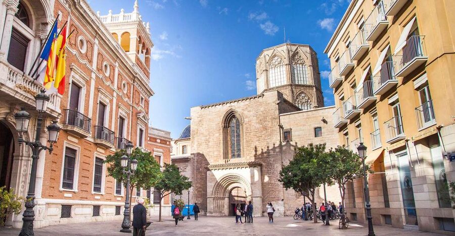 Valencia: Essentials and World Heritages Sites Walking Tour - Lonja de la Seda: The Inside Stop That Makes the Stories Real
