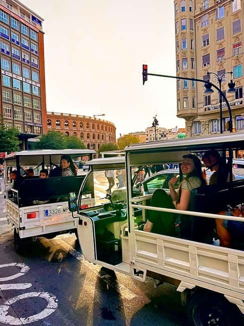 Valencia: Full Tuk Tuk Tour 2H - Getting set up at C. de la Blanqueria, 3 (the start that matters)
