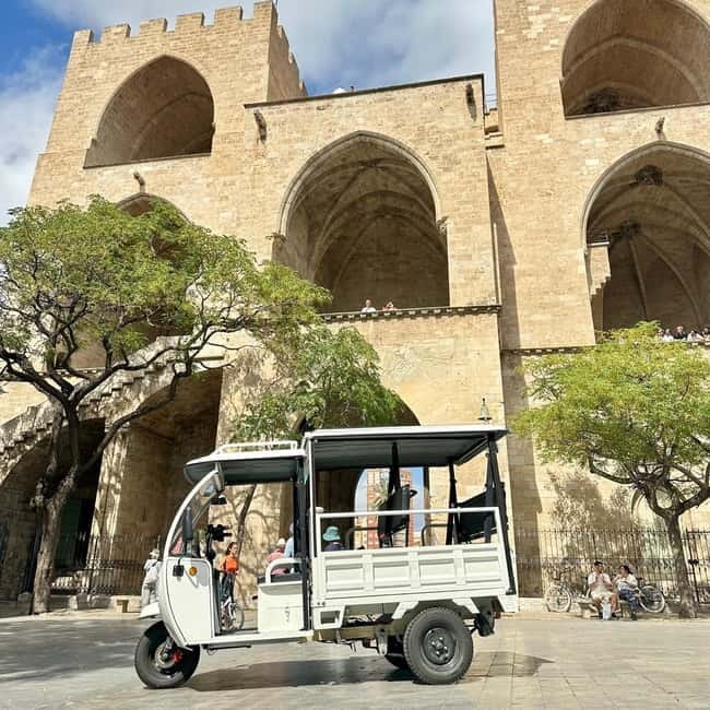 Valencia: Full Tuk Tuk Tour 2H - Beaches on the menu: Platja de Llevant and Platja del Cabanyal