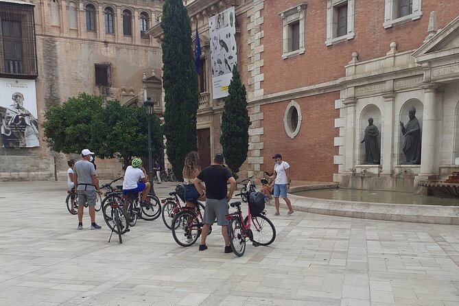 Valencia Highlights Bike Tour - Stop by Stop: Plaça de lAjuntament and Plaza de la Virgen
