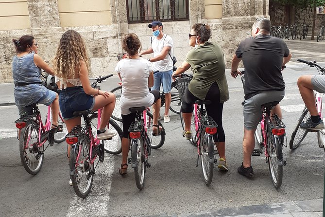 Valencia Highlights Bike Tour - Ciudad de las Artes y las Ciencias, Science Museum and Opera House Time