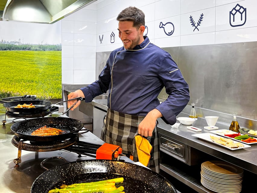 Valencia: Paella Cooking Class with Central Market Tour - Wine, Tapas, and the Pacing That Keeps You From Getting Tired