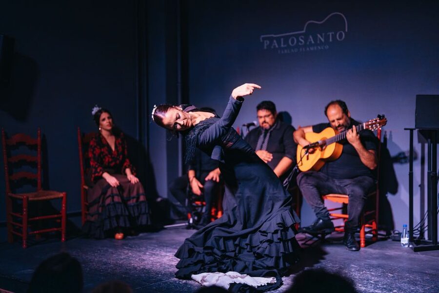 Valencia: Palosanto Flamenco Show Ticket - Inside the Tablao: Sound, Warmth, and How the Night Flows