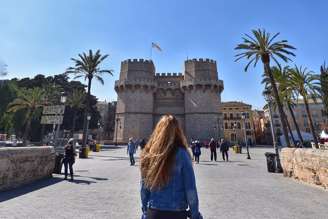 Valencia Private Walking Tour with Official Valencian Guide - What makes the best guides shine on this route