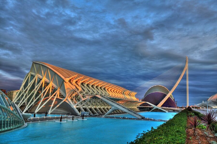 Valencia Tourist City Card - 7 Days - Bike rental discount and the walking-first reality