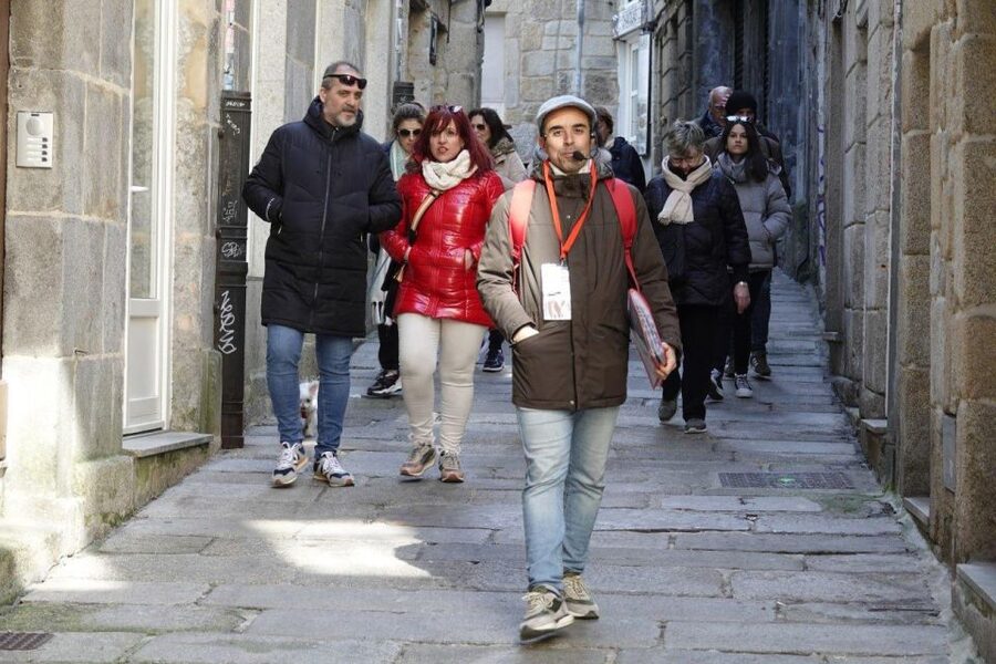 Vigo: Walking Tour with local History & Culture - Where the walk starts: Porta do Sol and El Sireno