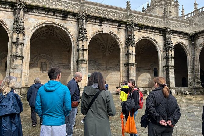 Visit to the Cathedral of Santiago + Portico de la Gloria Option - Headsets, Group Size, and Listening Comfort When the Rooms Get Busy