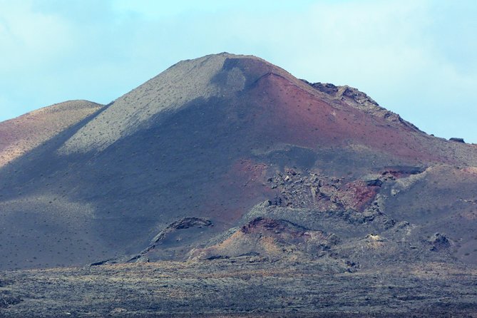 Volcano Hike - Timanfaya eruptions - Snacks, water, and the “don’t freeze” details that matter