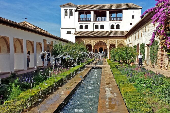 Walking tour in Alhambra, Nasrid Palaces and Generalife - Starting Point at the Nasrid Palaces, and How the Route Flows